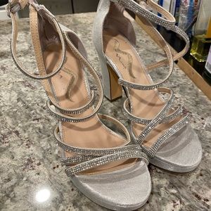 Sparkly heels, size 10, silver
